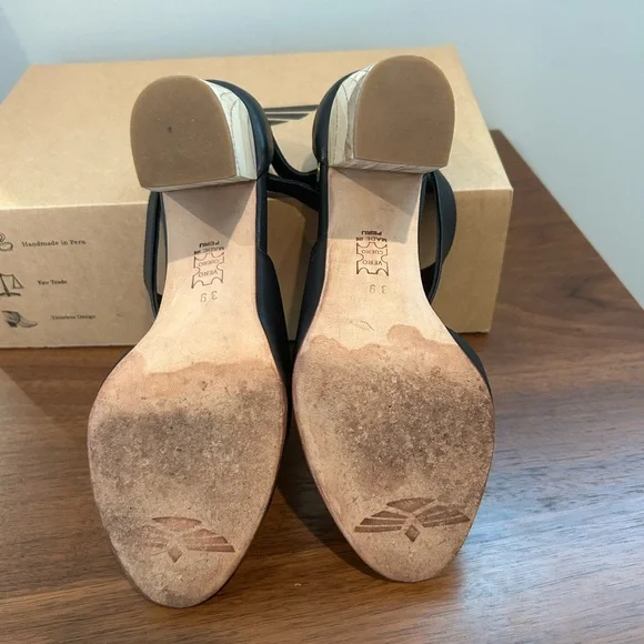 Fortress Like New Black Heels with Gold Buckle - Picture 6 of 6